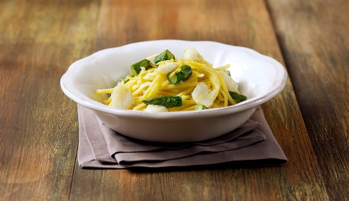 Linguine con Baccalà di Norvegia, asparagi e scorza di limone