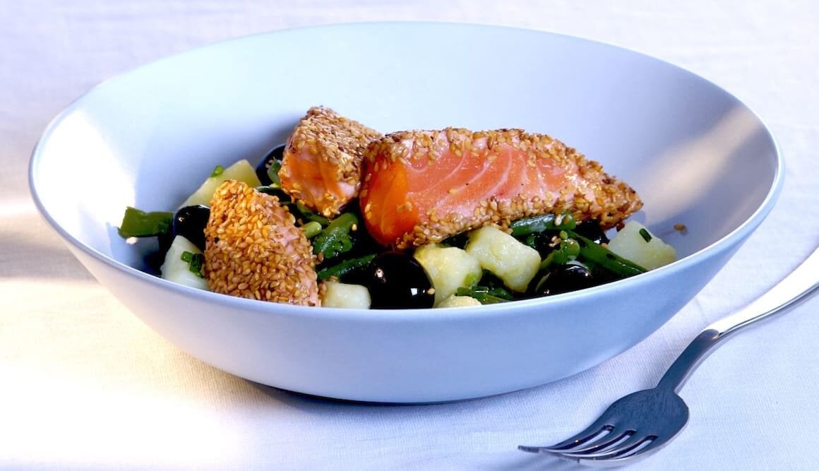 Insalata di Salmone Norvegese con fagiolini, patate e olive nere