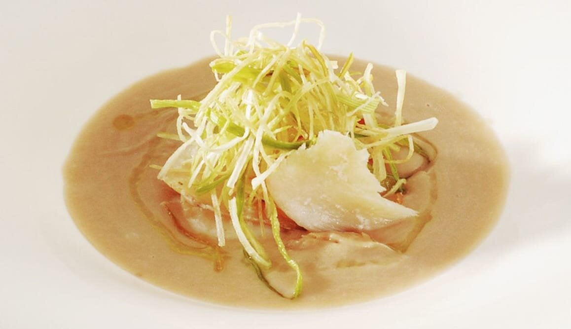 Crema di castagne con Stoccafisso di Norvegia sfogliato, porri e aceto balsamico tradizionale