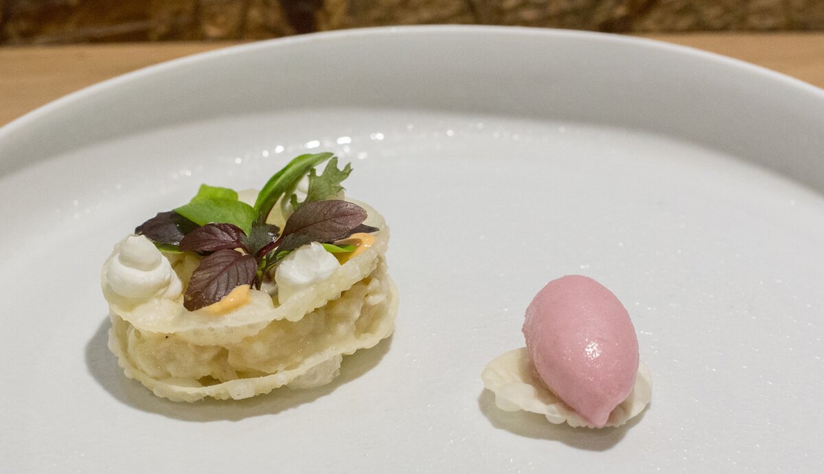Millefoglie di Stoccafisso Norvegese e sorbetto alla cipolla di Tropea