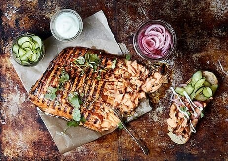 Bruschetta di Salmone Norvegese grigliato con cipolla rossa