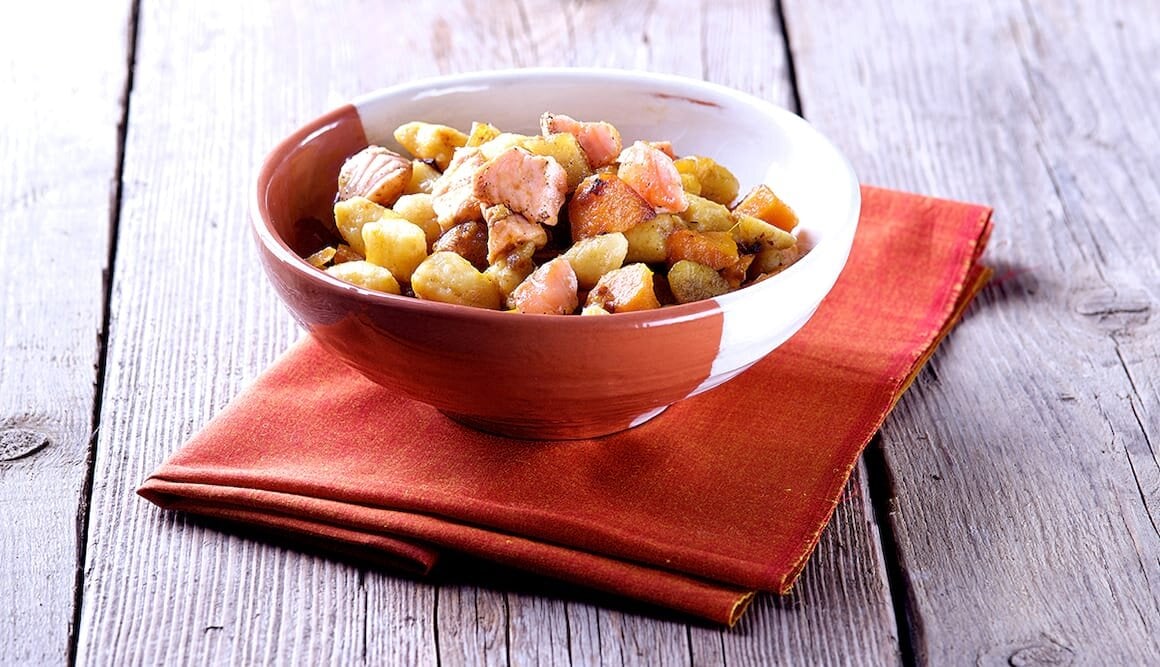 Gnocchetti di ricotta con Salmone Norvegese, zucca e castagne