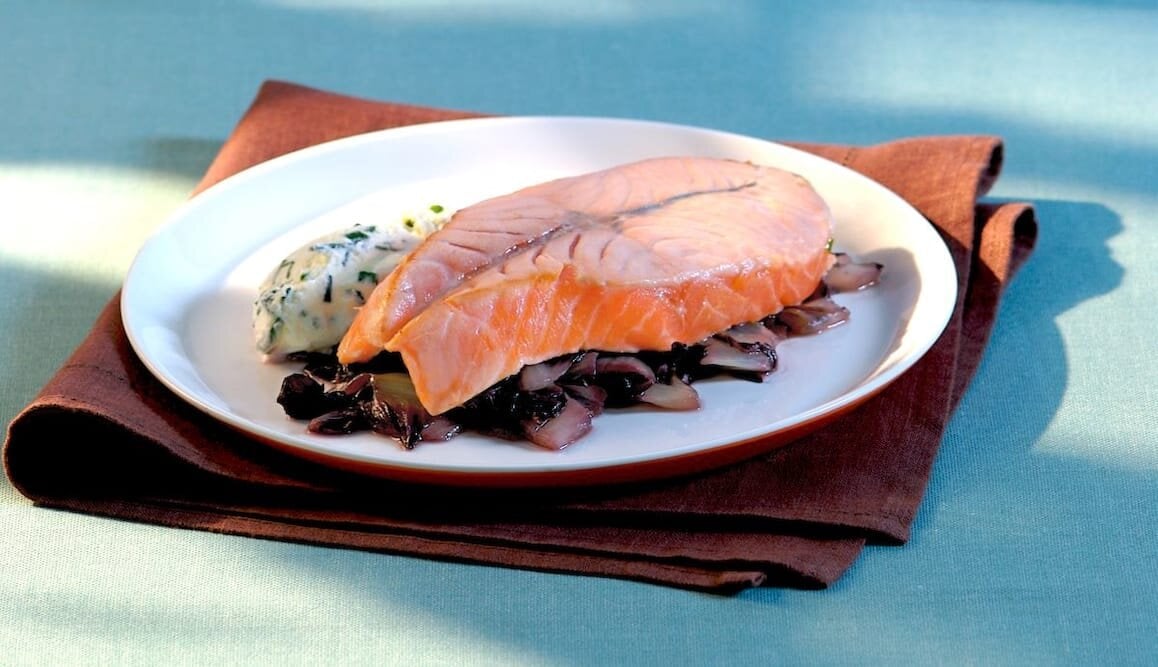 Farfalla di Salmone Norvegese con radicchio e robiola