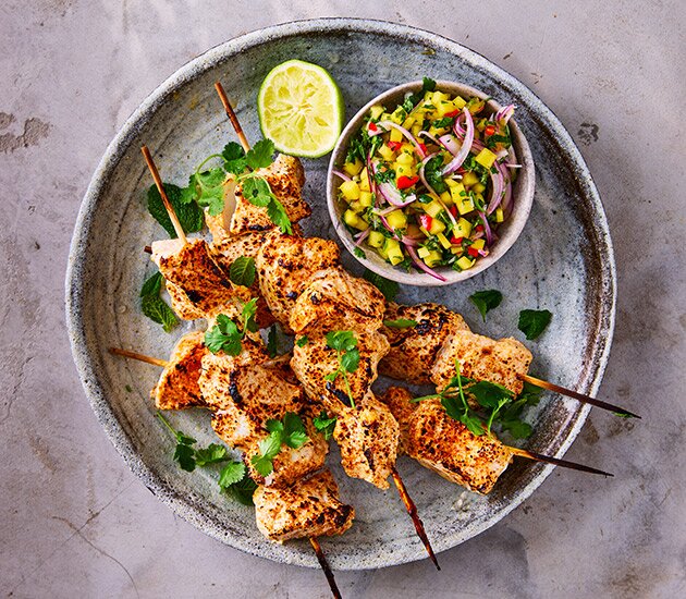Spiedini di merluzzo norvegese con salsa tandoori e insalatina di mango