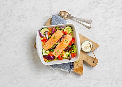 Salmone al forno con verdure