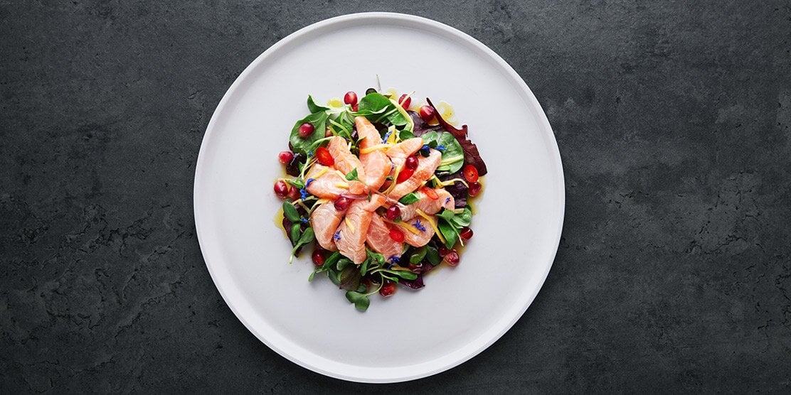 Ceviche di salmone norvegese con mango e melograno