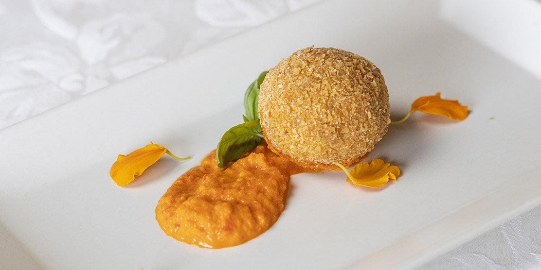 Crocchetta di stoccafisso norvegese e patate con gazpacho di peperone