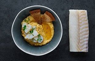 Stoccafisso di Norvegia su vellutata di ceci